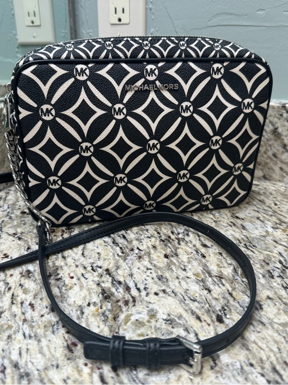 Michael Kors Jet Set Large Chain Crossbody Bag in Black/Cream Geometric Logo